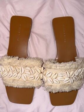 Azalea Wang Cowrie Shell Fringe Slide Sandals Size 11 | Boho Beach Resort